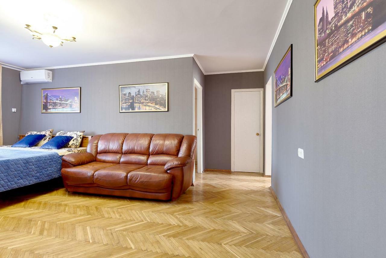 L3-82 Main Street- Modern New Three 3 Separate 3Bedrooms 100 M2 - Central Location, Metro Palace Of Sports - Gulliver Mall, Arena City Kiew Exterior foto