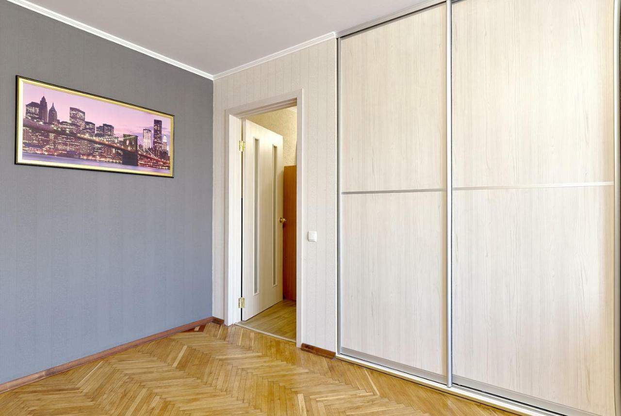 L3-82 Main Street- Modern New Three 3 Separate 3Bedrooms 100 M2 - Central Location, Metro Palace Of Sports - Gulliver Mall, Arena City Kiew Exterior foto